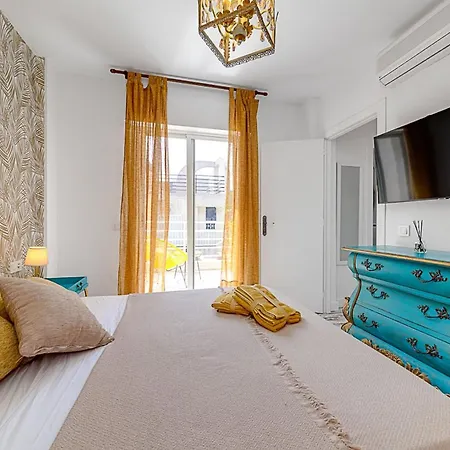 Elegant With Jacuzzi Loi Charls In Affittacamere 3*