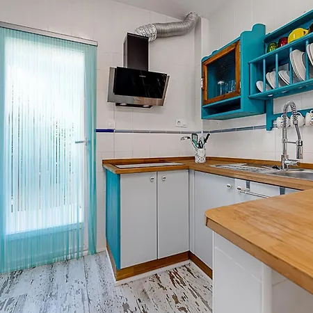 Vendégház Elegant With Jacuzzi Loi Charls In Torrevieja