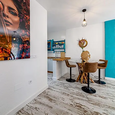 Vendégház Elegant With Jacuzzi Loi Charls In 3*