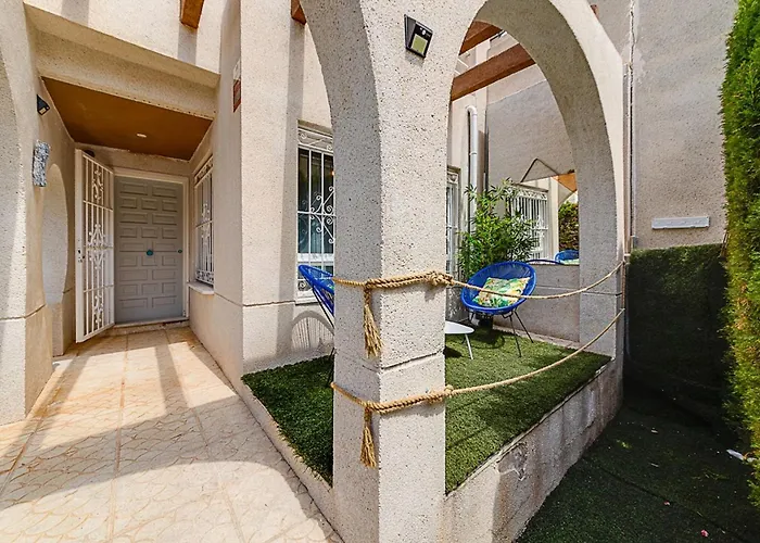 Elegant With Jacuzzi Loi Charls In 3* Torrevieja