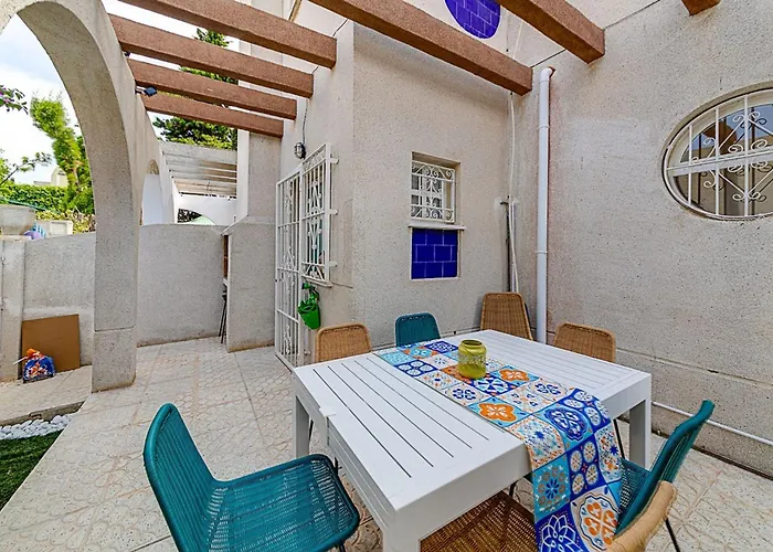 Elegant With Jacuzzi Loi Charls In 3* Torrevieja