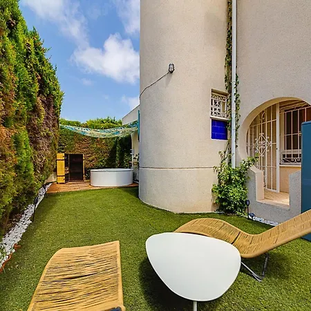 Elegant With Jacuzzi Loi Charls In Casa de hóspedes 3*