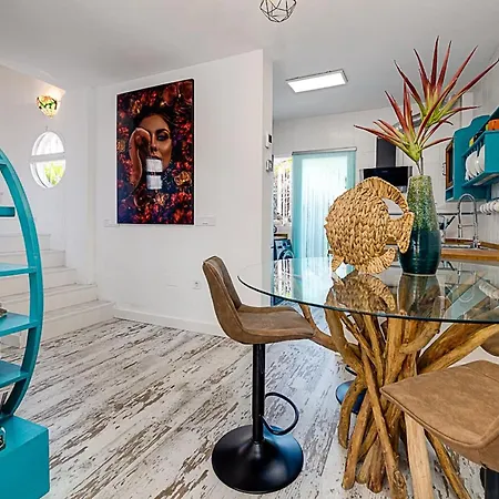 Elegant With Jacuzzi Loi Charls In